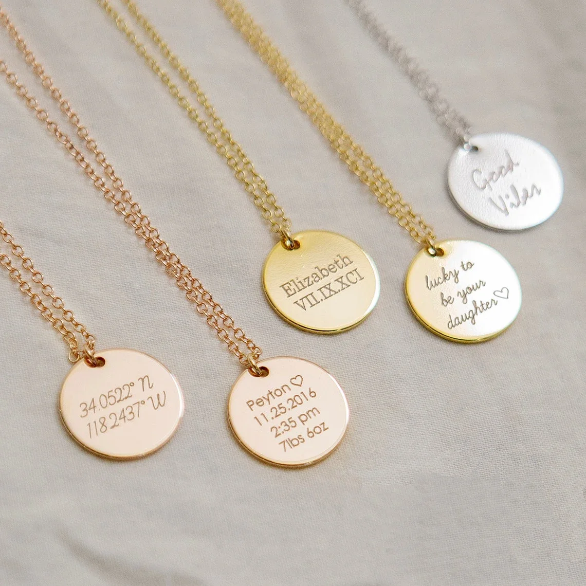 Benutzerdefinierte gravierte N – Birth Flower Necklace Bewertung und Preis