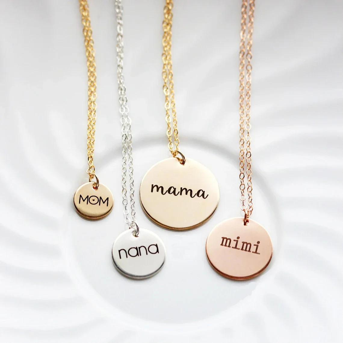 Benutzerdefinierte gravierte N – Birth Flower Necklace Bewertung und Preis